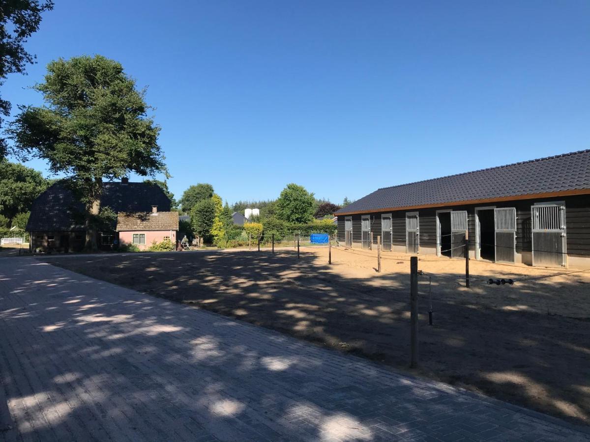 'T Heidepaleis Acomodação com café da manhã Garderen Exterior foto